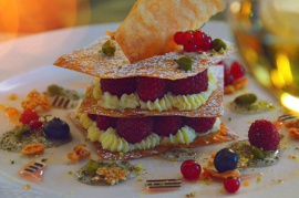 確かな技術を身につけてパティシエとして将来に目標をもって取り組むことが大切