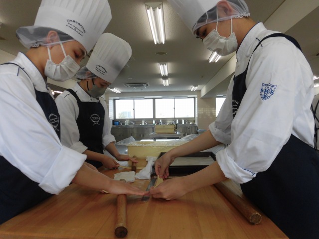 今日の授業は・・・ 日本菓子専門学校