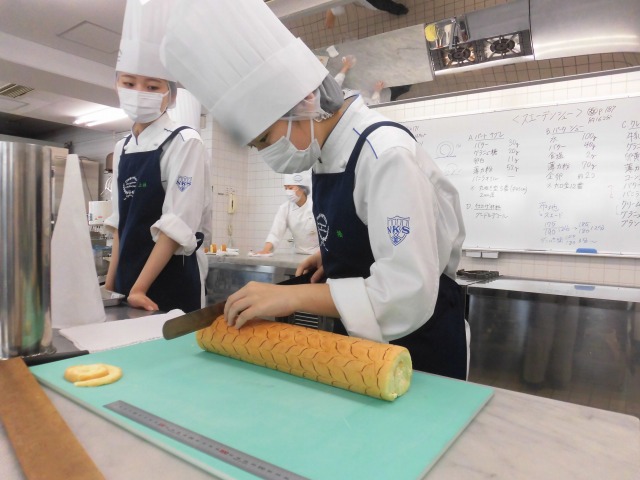 矢羽根ロール