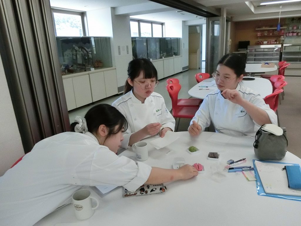 歴史を知り未来を創る 日本菓子専門学校